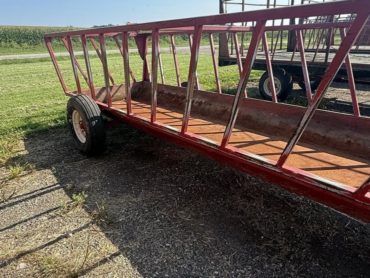 #117-•-16'-notch-mfg-feeder-wagon-image-3