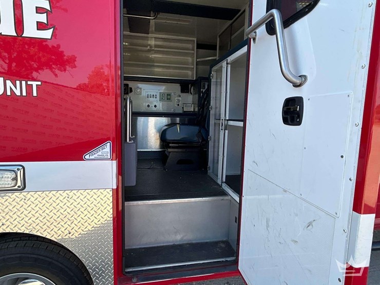 2018-dodge-3500-image-35
