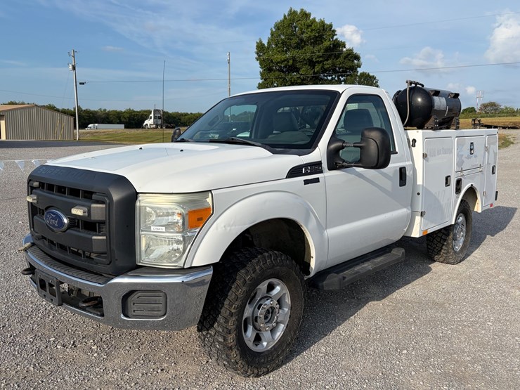 #247-•-2016-ford-xl-f-250-service-truck-image-1
