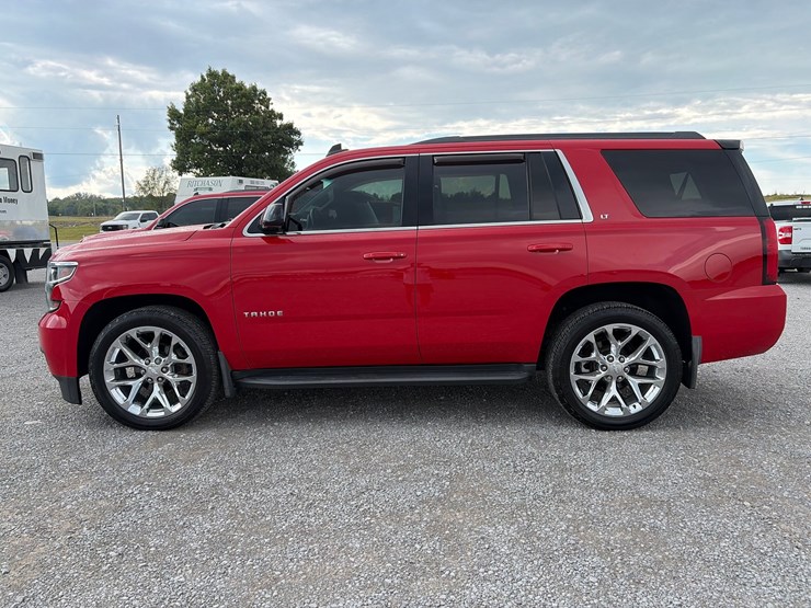 2018-chevrolet-tahoe-lt-image-3