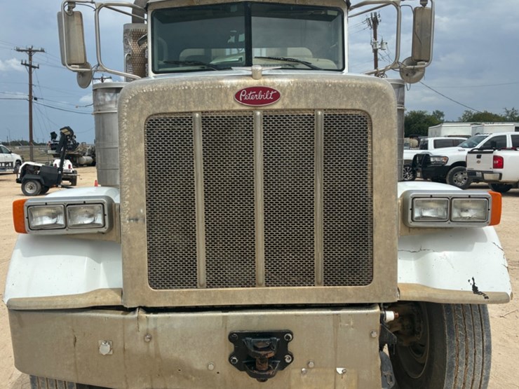 2012-peterbilt-367-image-2