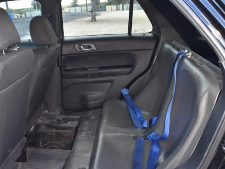 2018-ford-explorer-image-11
