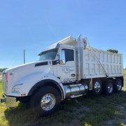 2023 KENWORTH T880
