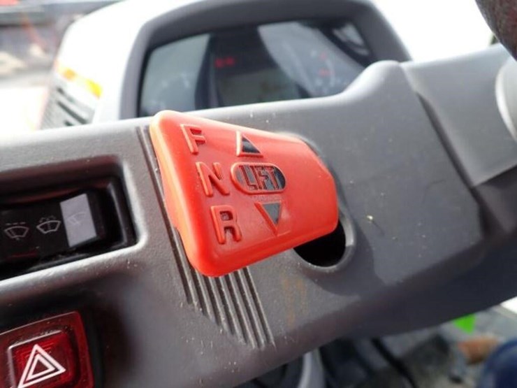 2021-kubota-m4-071-image-15
