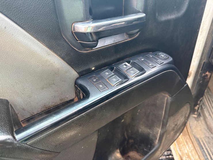 2018-chevrolet-silverado-3500hd-image-21