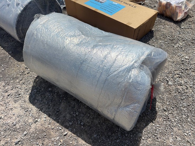 #622-•-lof-of-(2)-rolls-bubble-aluminum-insulation-image-3