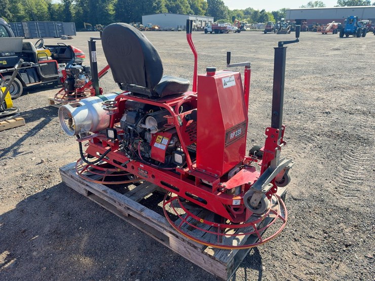 allen-rp235-ride-on-concrete-finisher-image-3