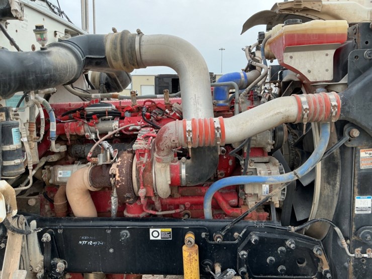 2012-peterbilt-388-image-11