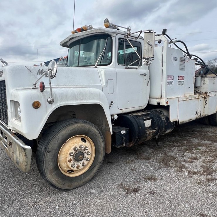 #234 • 1989 MACK R690T SINGLE AXLE FUEL TRUCK