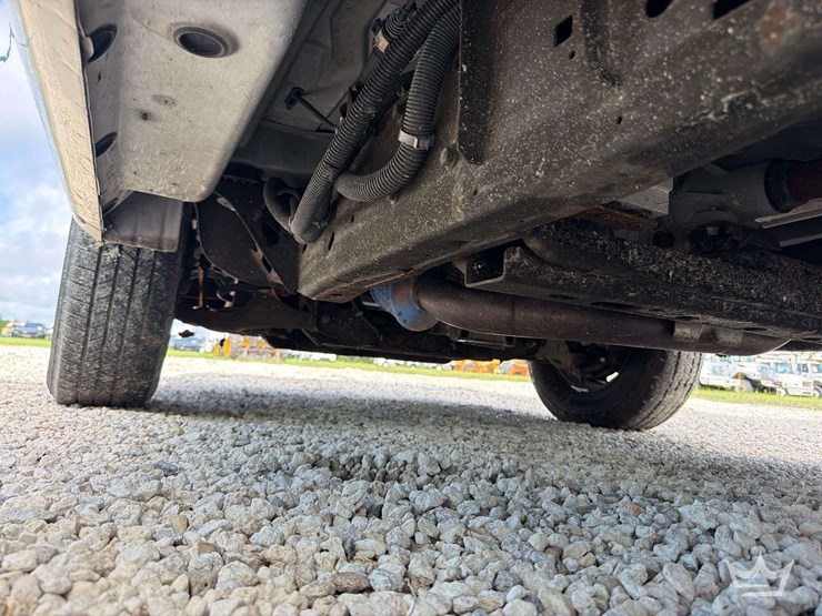 2014-chevrolet-express-g2500-image-35