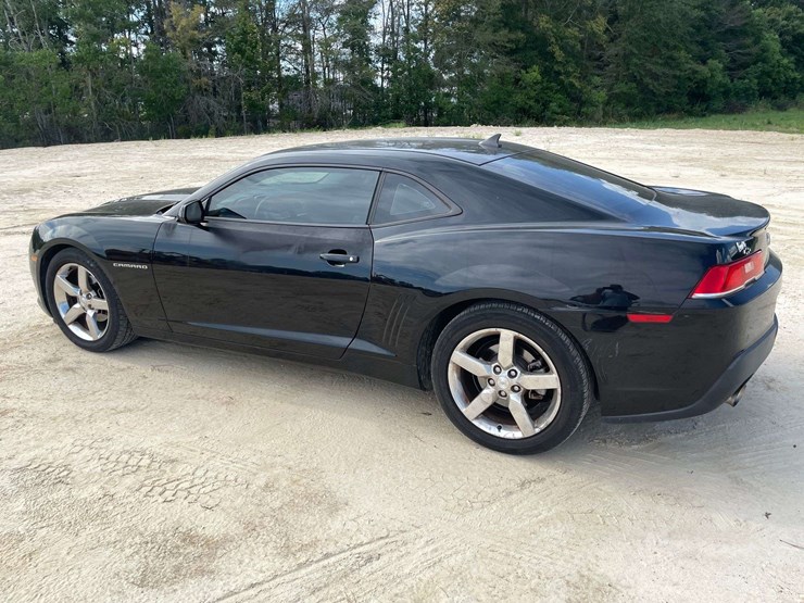 2015-chevrolet-camaro-2-door-coupe-(124,416-miles)-image-2