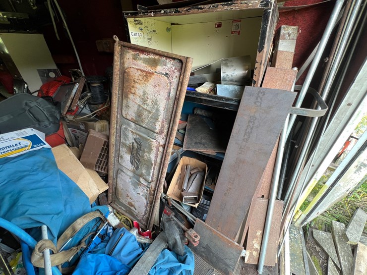 #5682-•-chevrolet-truck-with-contents-inside-image-11