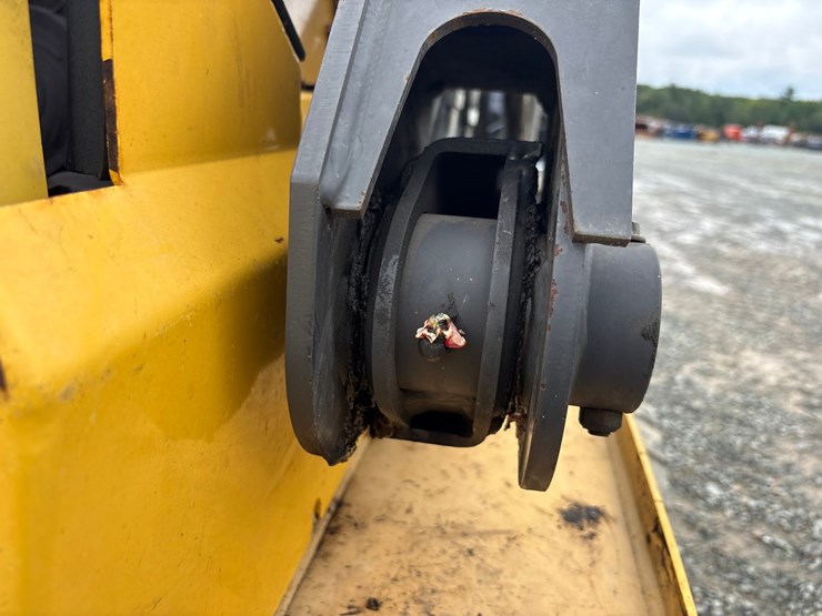 2019-new-holland-l228-image-22