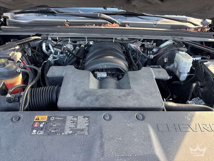 2015-chevrolet-tahoe-image-17