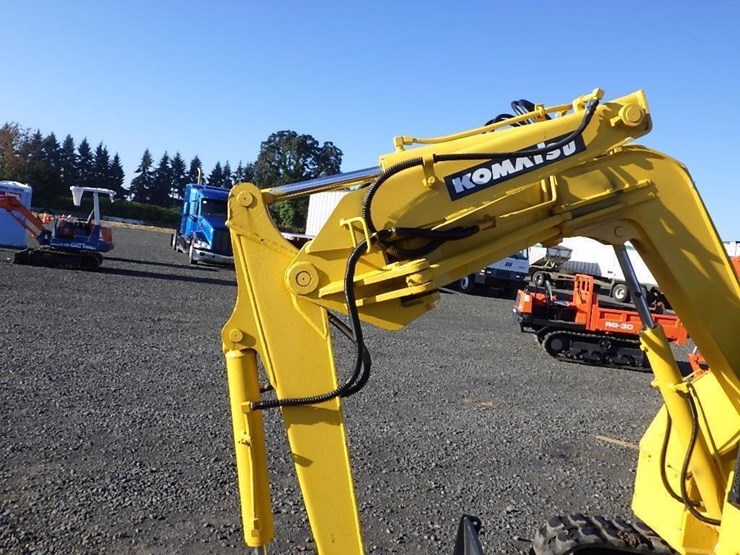 komatsu-pc28-image-11