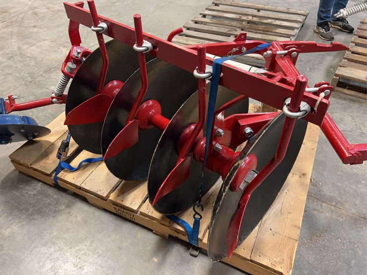 international-harvester-fast-hitch-disk-plow-image-16