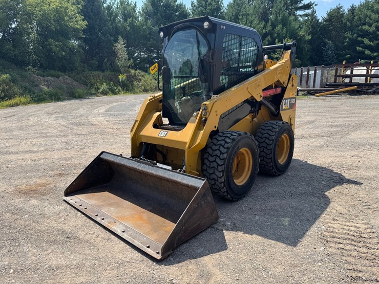caterpillar-242d-image-1
