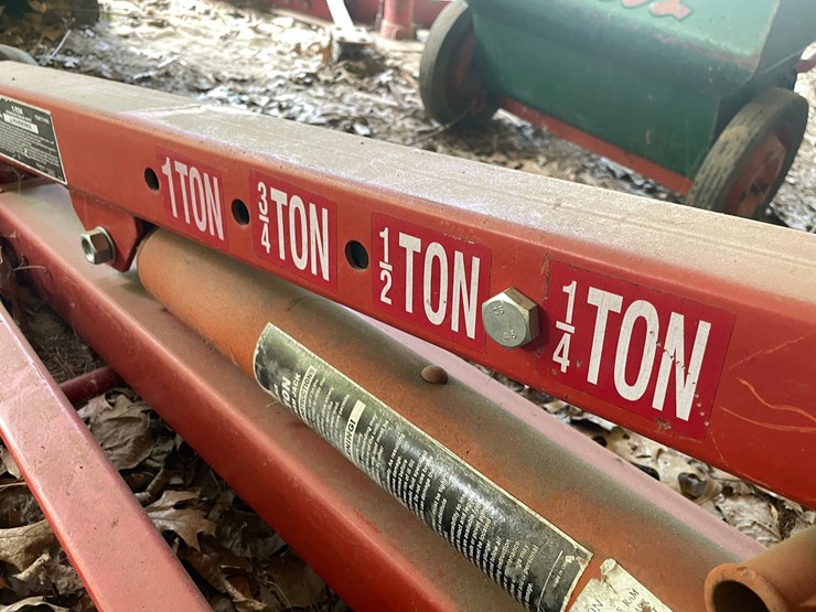 #1658-•-big-red-3-ton-long-arm-jack-on-castors-image-5