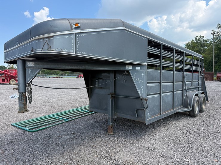 #17294-•-1998-daltons-16'-gooseneck-stock-trailer-image-1