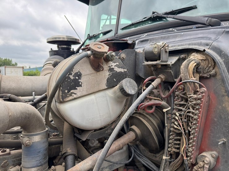 1995-mack-rd688s-image-57
