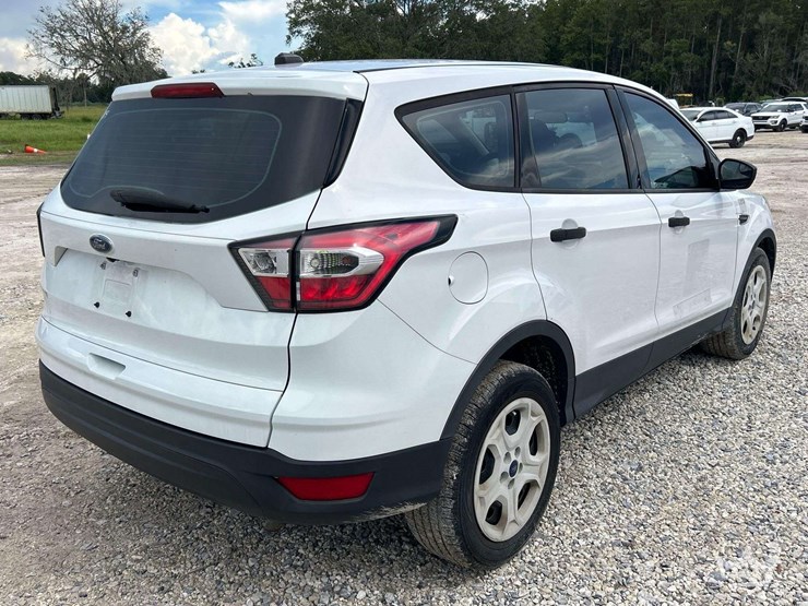 2017-ford-escape-image-3