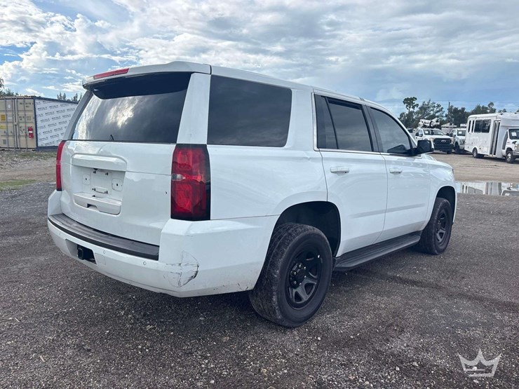 2019-chevrolet-tahoe-image-3