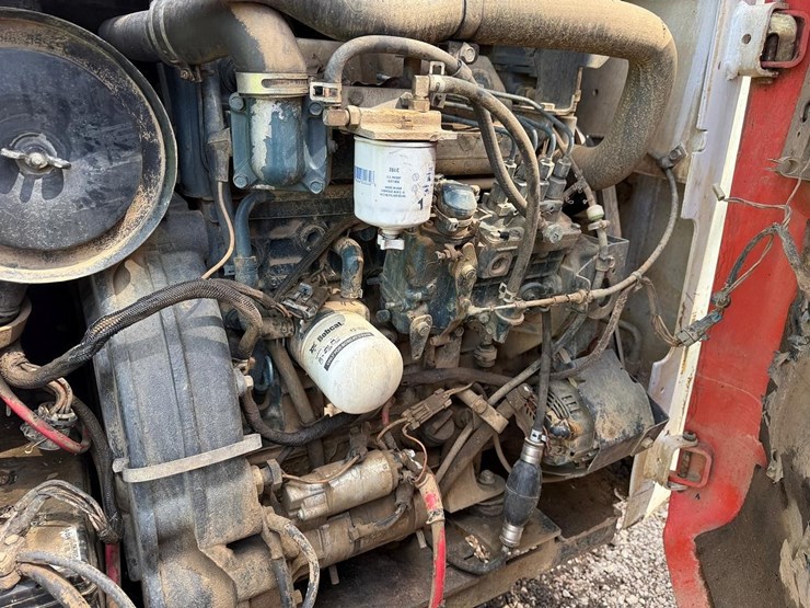 2004-bobcat-t300-image-15