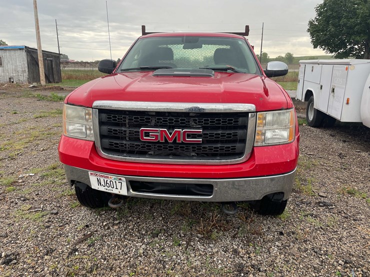 2010-gmc-2500-image-2