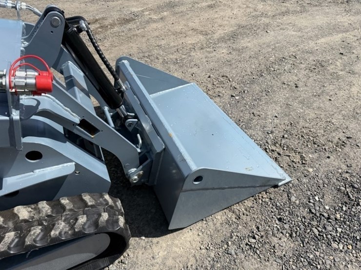 2026-sdlanch-ssl1200-mini-compact-track-loader-image-11
