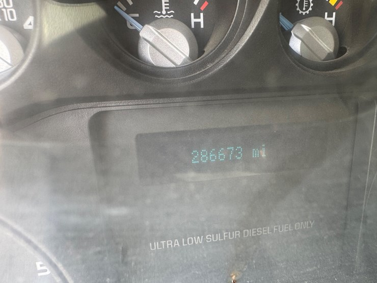 2012-ford-f350-image-48