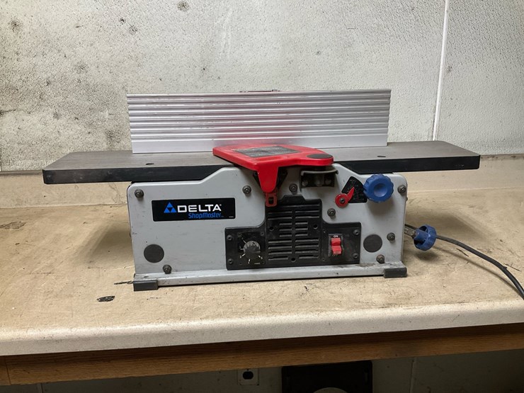 #116-•-delta-shopmaster-jt160-6"-variable-speed-bench-jointer-image-1
