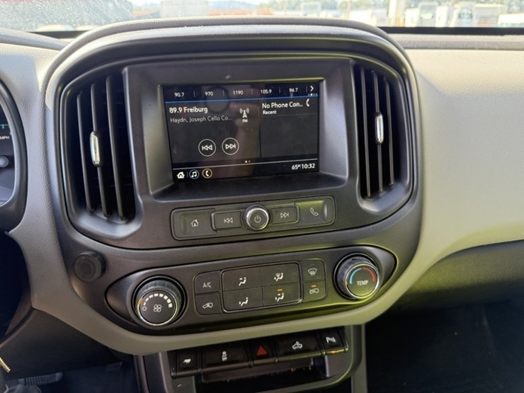 2019-chevrolet-colorado-image-27