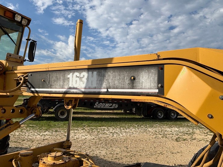 1999-caterpillar-163h-vhp-image-61