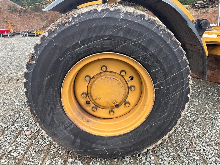 caterpillar-160m-awd-image-119