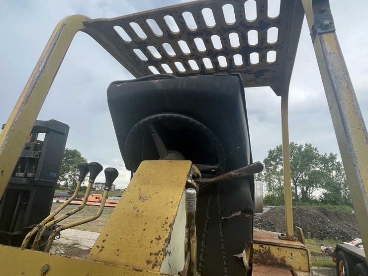 #10490-•-yale-fork-lift-image-12