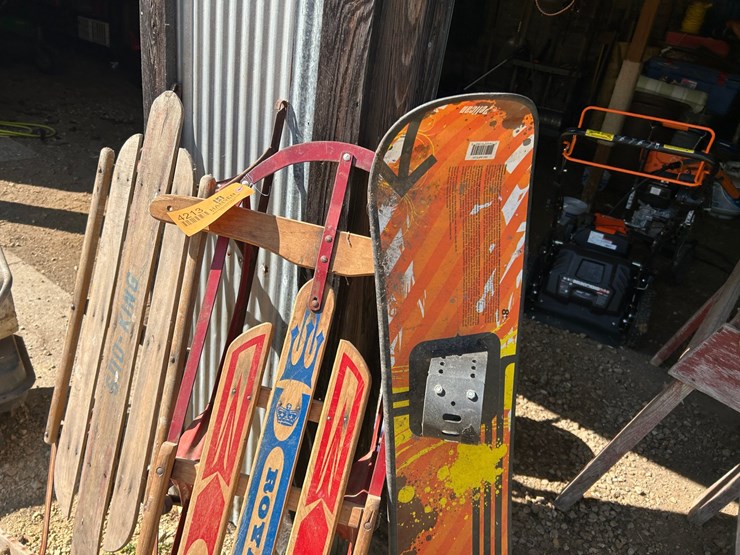 #6270-•-(2)-vintage-runner-sleds-image-8