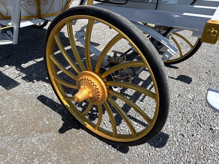 #196-•-horseless-electric-carriage-image-11