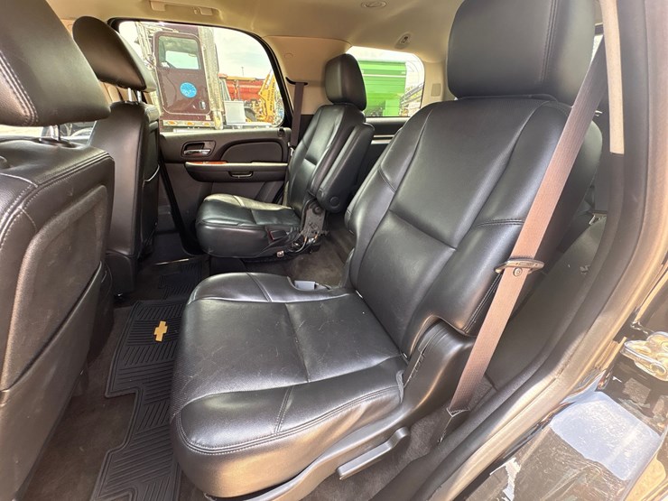 2014-chevrolet-tahoe-ltz-image-13