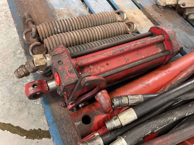 international-harvester-hydraulic-cylinders-and-parts-image-14