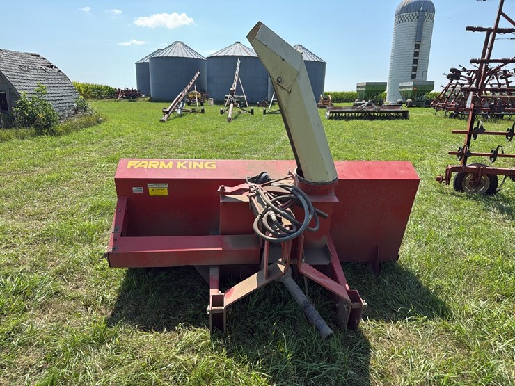 8’-farm-king-double-auger-snowblower,-3-pt,-540-pto,-hyd-spout-image-2