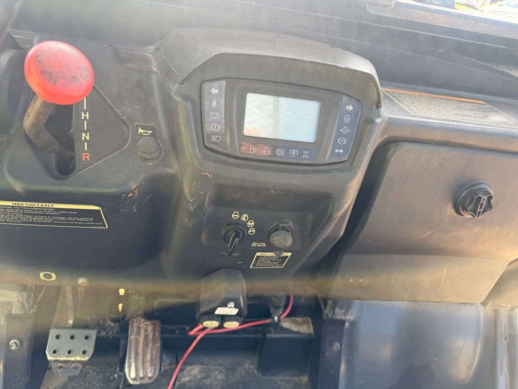 2016-kubota-rtv-x900-image-17