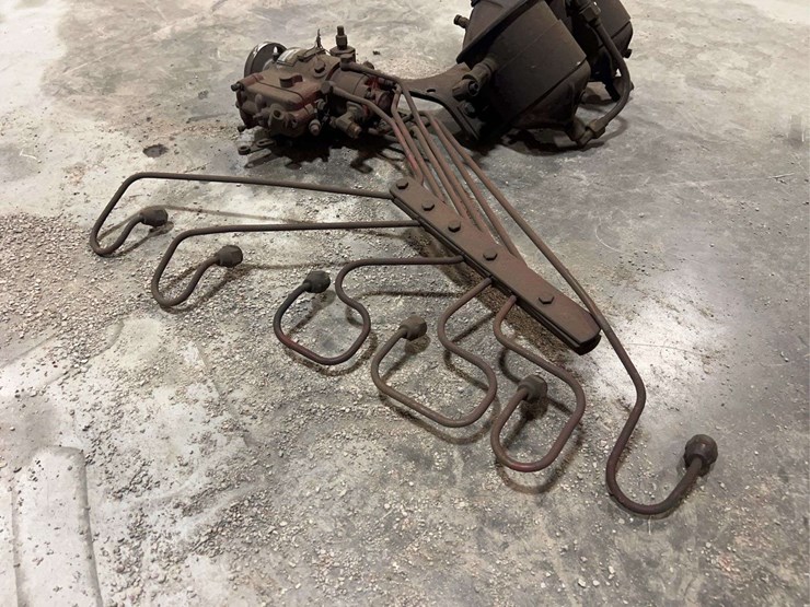 roosa-master-injection-pump-with-lines-and-fuel-filter-canisters-image-2