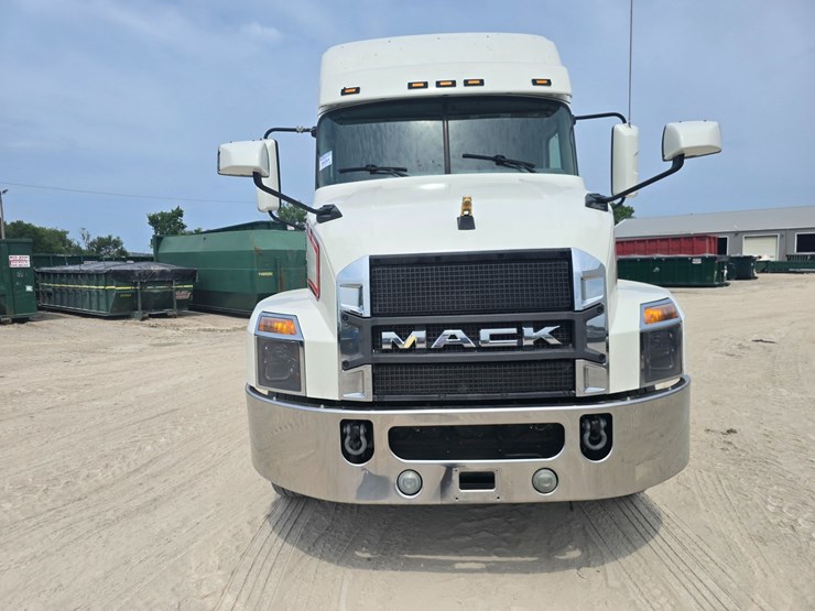 #25251-•-2020-mack-anthem-semi-sleeper-truck-image-21