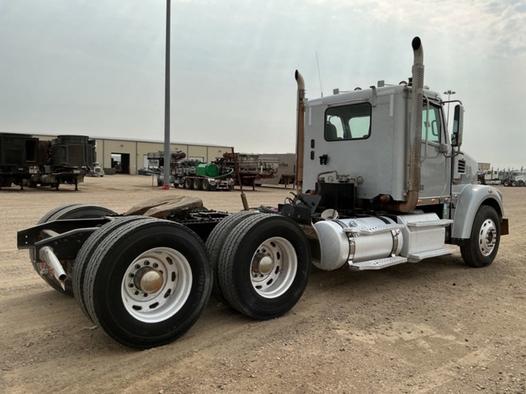 2012-freightliner-coronado-122-sd-image-8