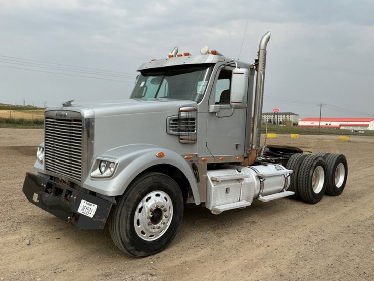 2012-freightliner-coronado-122-sd-image-1