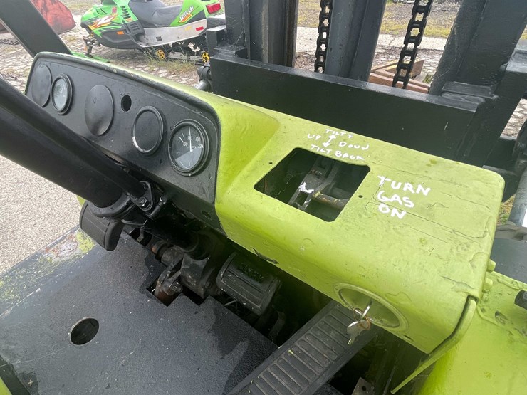 #10491-•-clark-lp-fork-lift-image-27