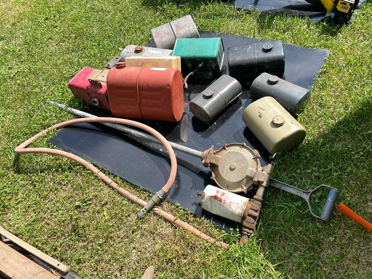 #1656-•-misc.-gas-tanks-image-1