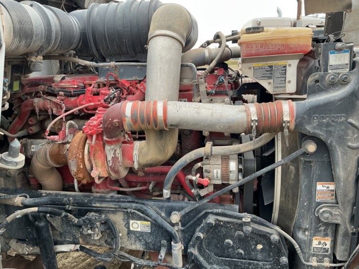 2012-kenworth-t800-image-12