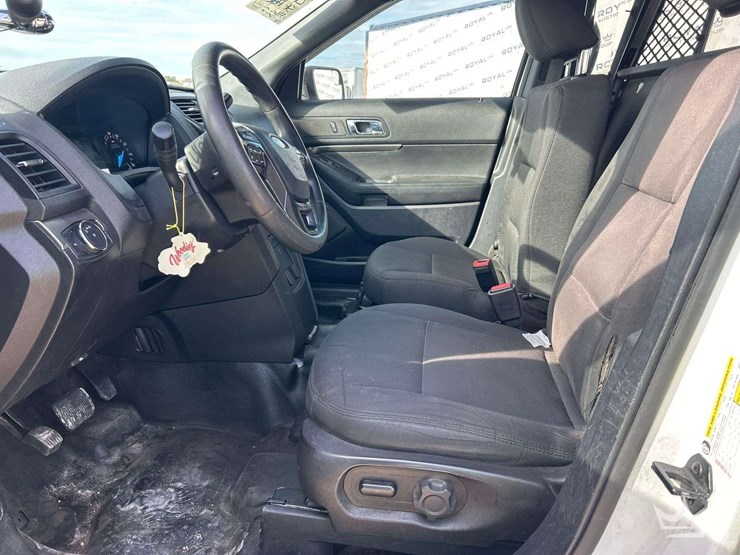 2019-ford-explorer-image-9