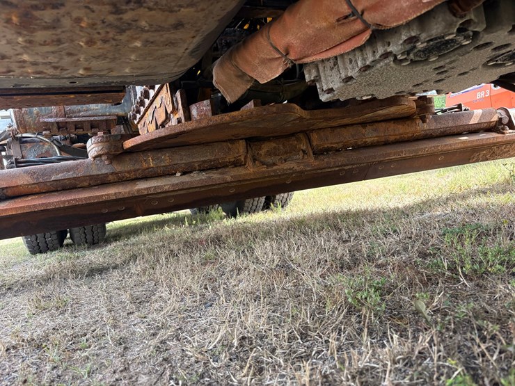 2018-western-star-4700sf-image-109